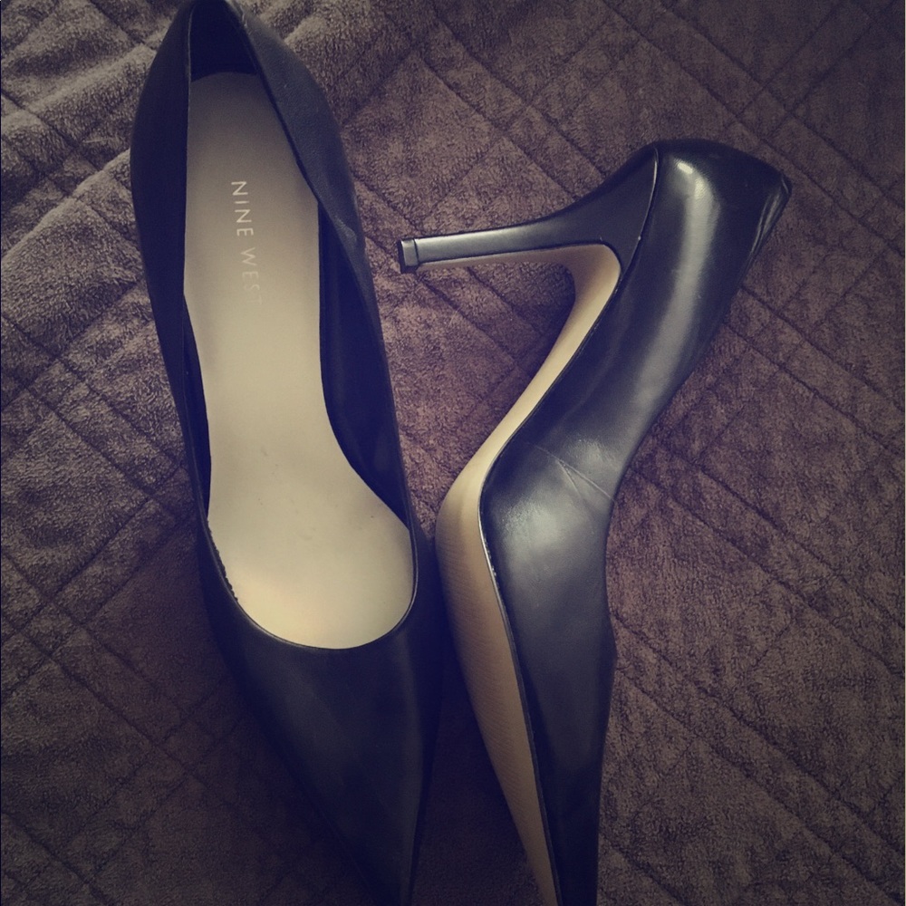 Black Nine West pumps size 11M
